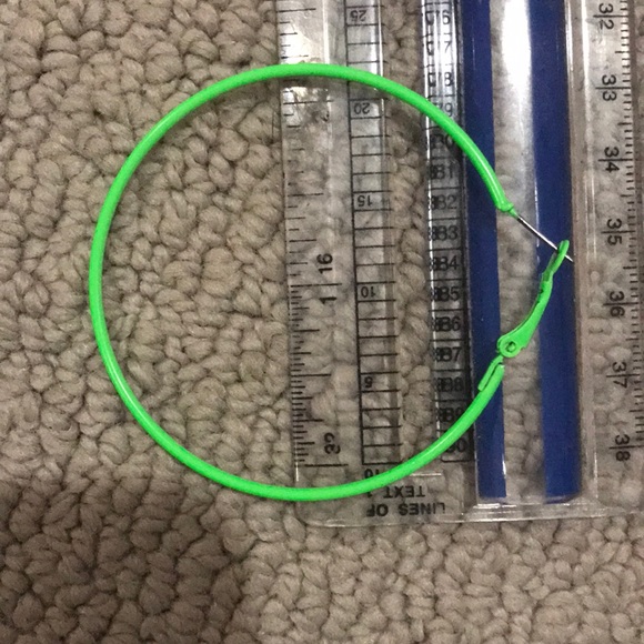 6 pairs of colored hoops - Picture 5 of 5